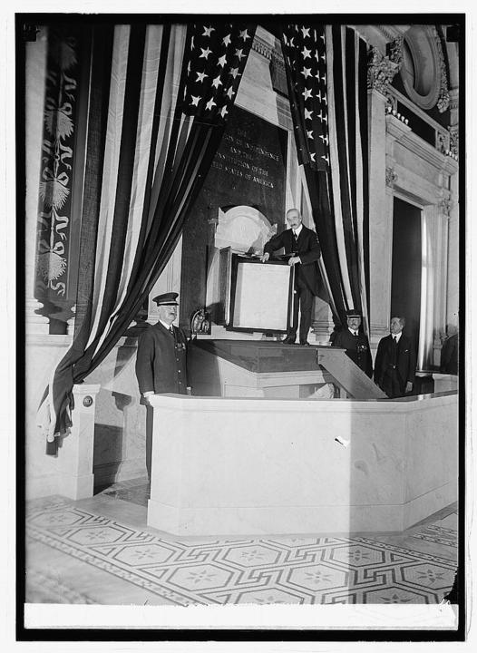 Librarian of Congress installing Declaration of Independence, 1924